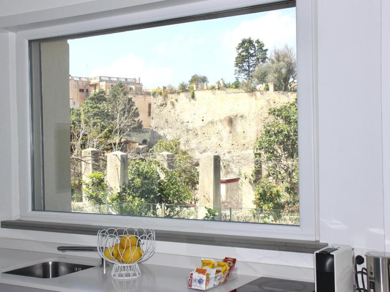 Two-Bedroom Apartment with Sea View image 4