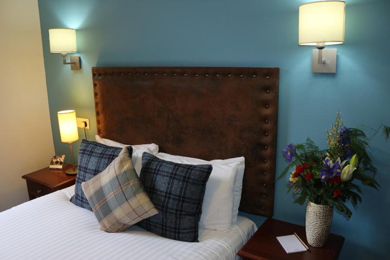 Double Room with Garden View image 4