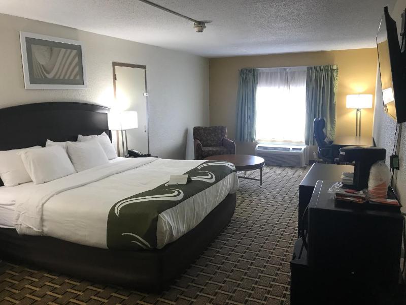 Standard King Room image 1