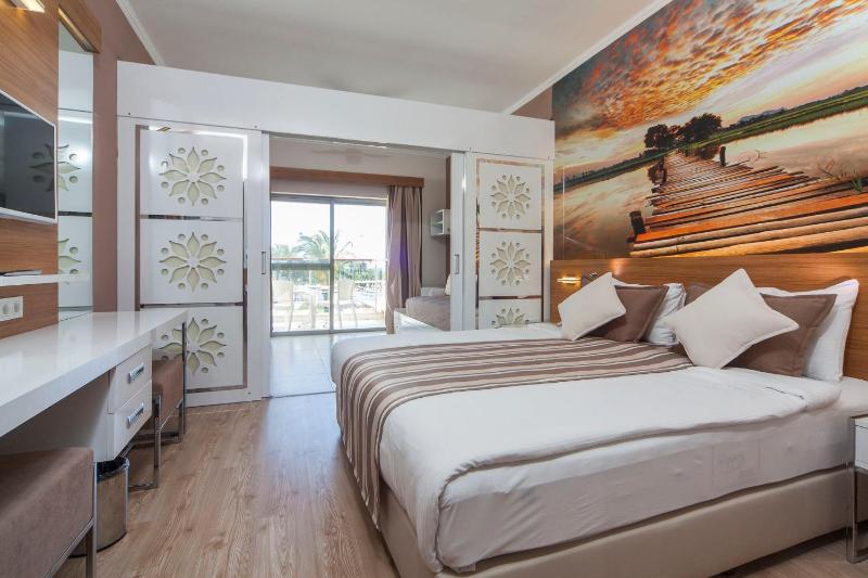 Double Room image 2