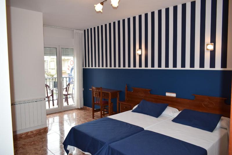 Standard Double Room image 2