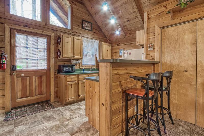 Mountain Eden Hot Tub Resort Pool WIFI FREE tickets each paid day!!! - image 28