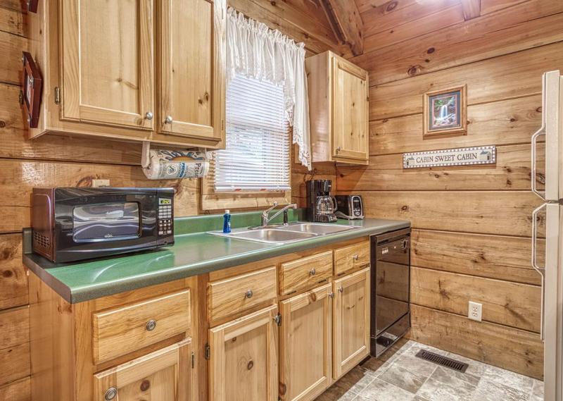 Mountain Eden Hot Tub Resort Pool WIFI FREE tickets each paid day!!! - image 27