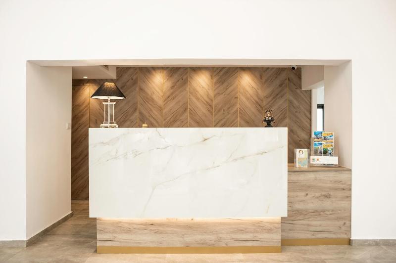 Roseum Boutique Hotel - image 11