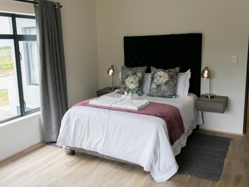 401 Rozendal Cottages - image 7