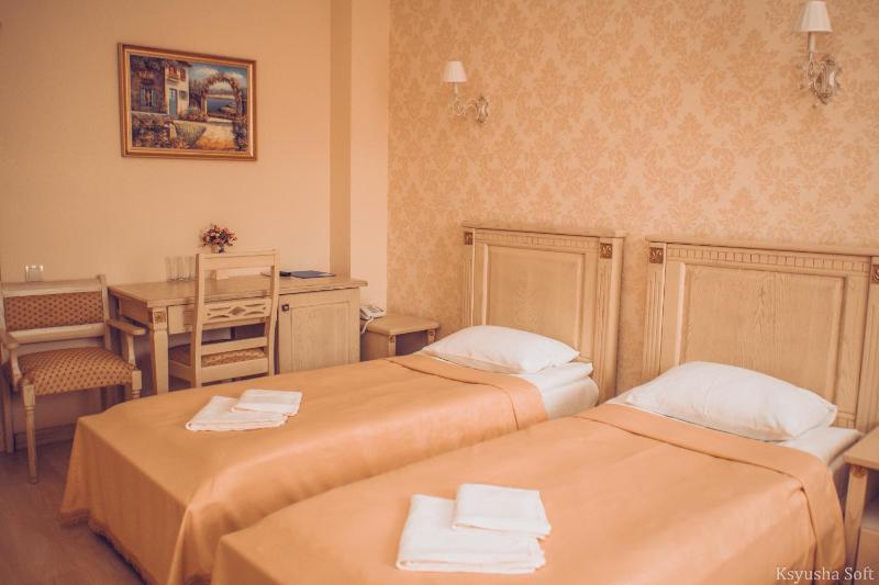 Comfort Triple Room image 1