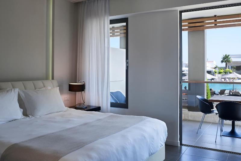 Pelagos Suites Hotel & Spa - image 4