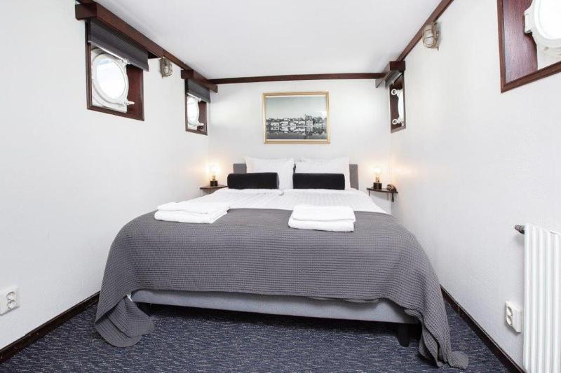 Mälardrottningen Yacht Hotel - image 10
