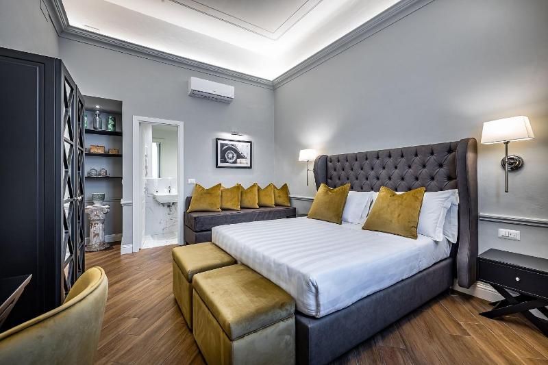 Quadruple Room image 3