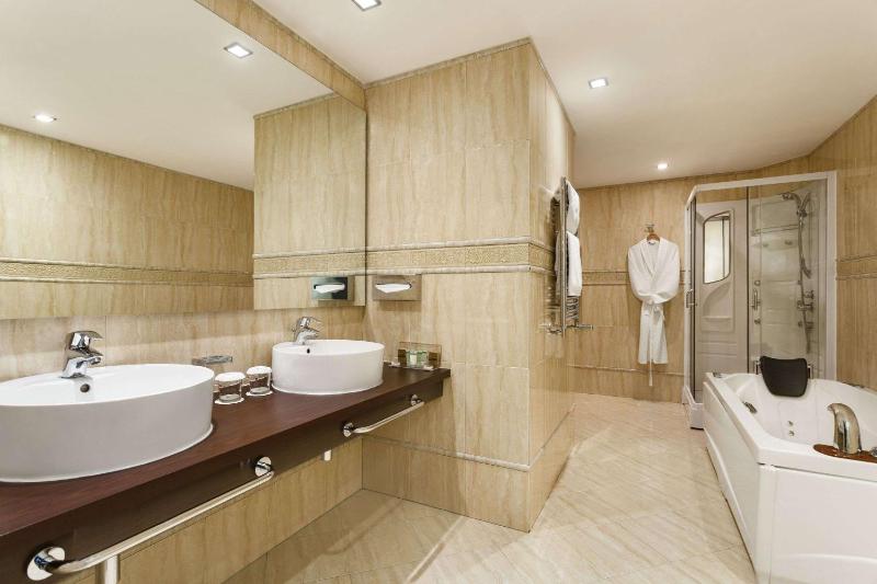 Ramada by Wyndham Sibiu - image 43