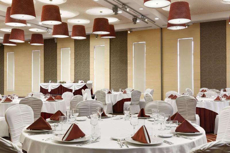 Ramada by Wyndham Sibiu - image 44