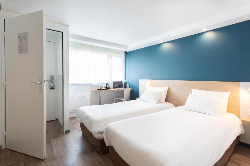 Twin Room image 1