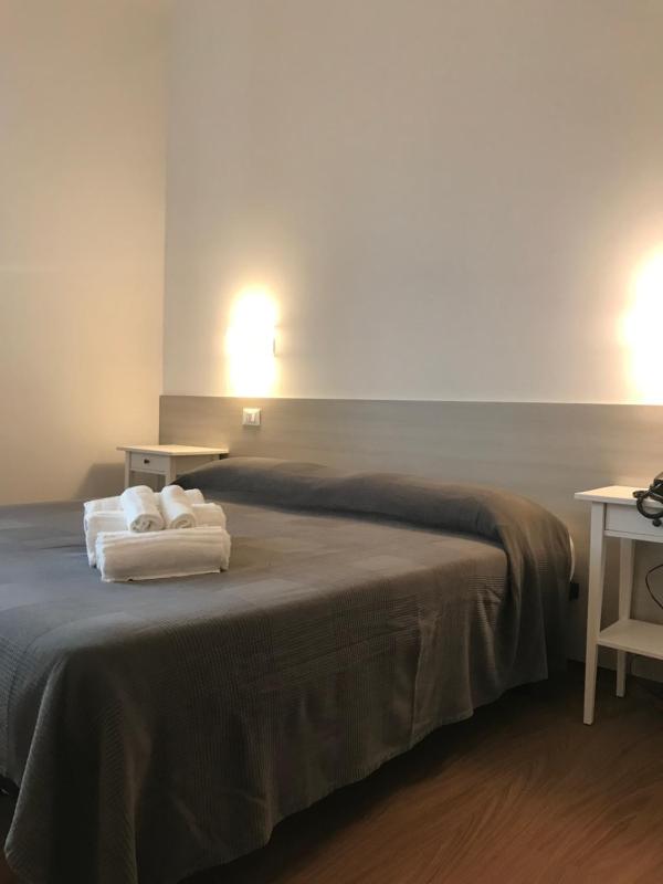 Small Double Room image 1