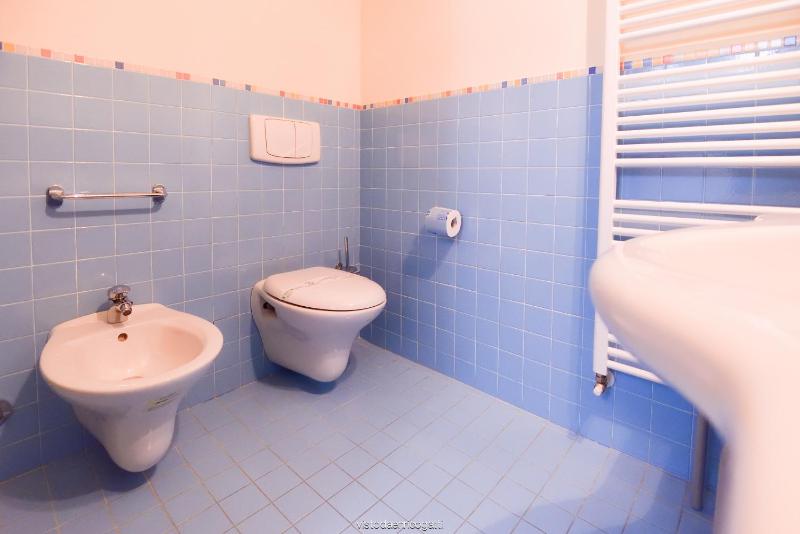 Business Single Room image 4