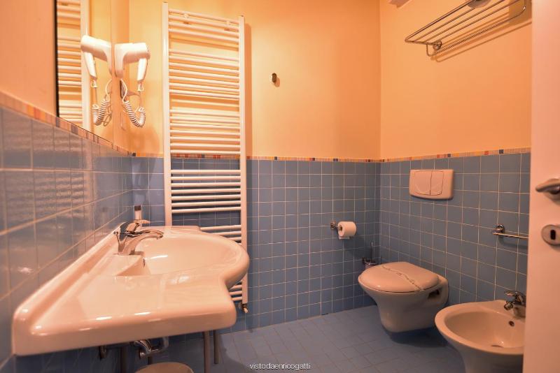 Double or Twin Room image 3