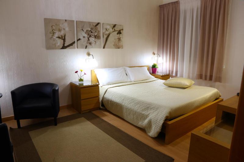 Double or Twin Room image 4