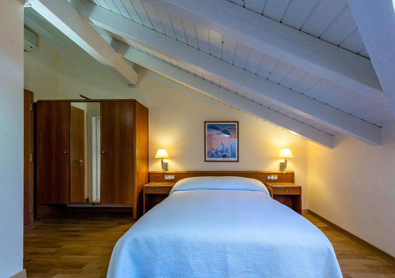 Attic Double Room image 4