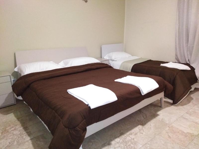 Hotel Emmy - image 11