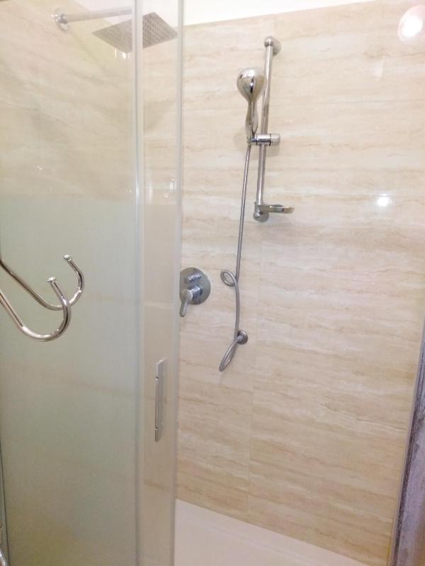 Triple Room with Private Bathroom image 2