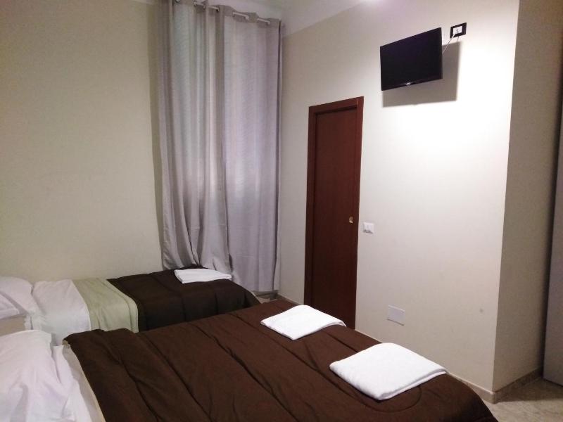 Hotel Emmy - image 10