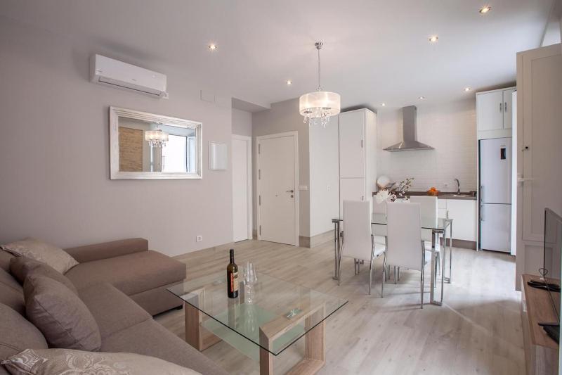 One-Bedroom Apartment image 2