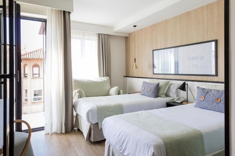 Superior Double Room image 2