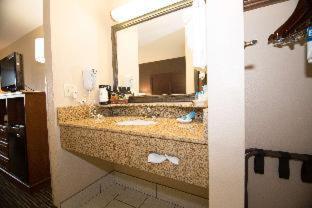 Room #18570849 image 4