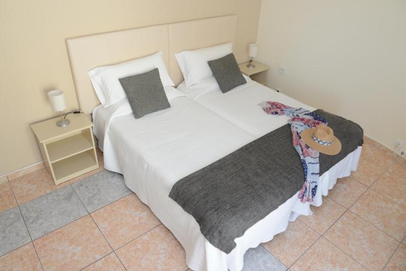 Small Double Room image 4