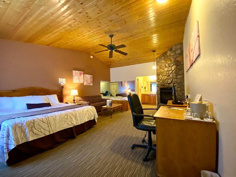 King Room with Spa Bath image 3