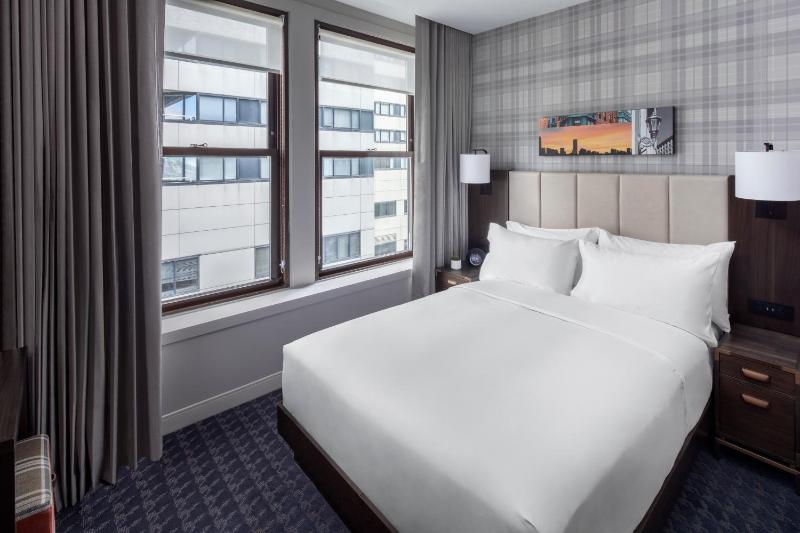 King Room image 3