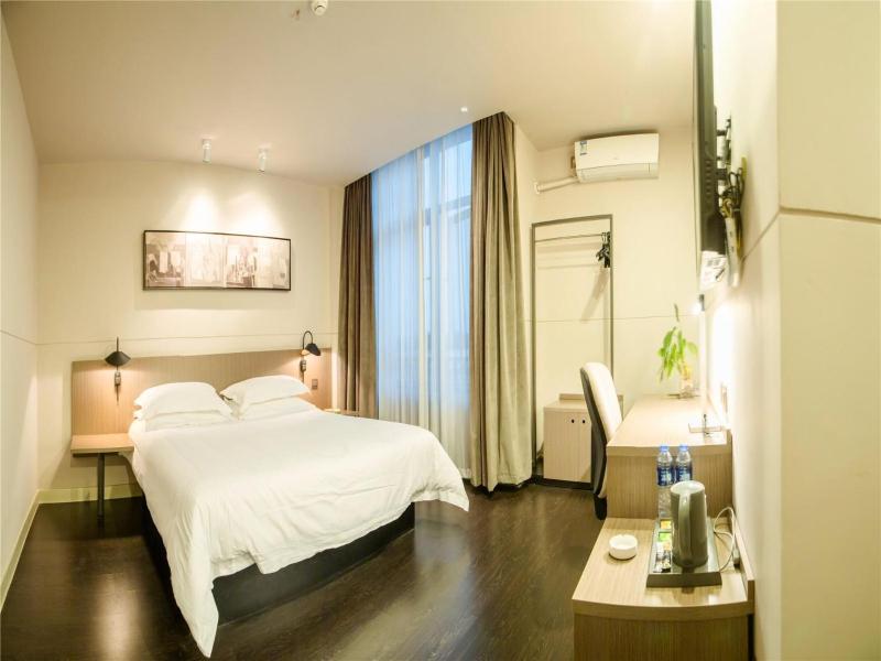 Business Room B image 2