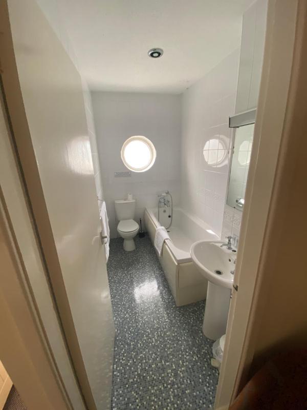 Double Room image 1
