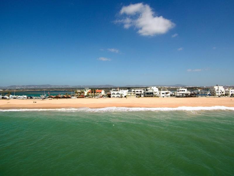 Golden Beach Guest House & Rooftop Bar - image 6