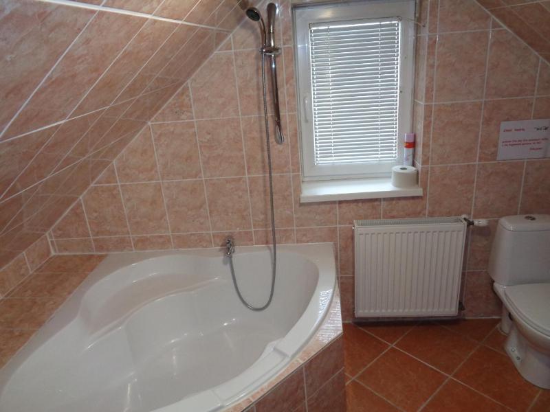 Classic Double Room with Bath image 4