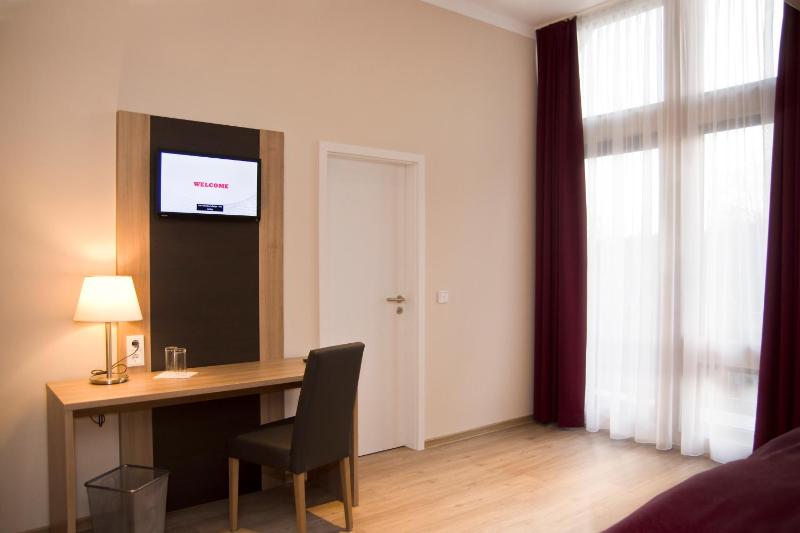 Superior Double Room image 3
