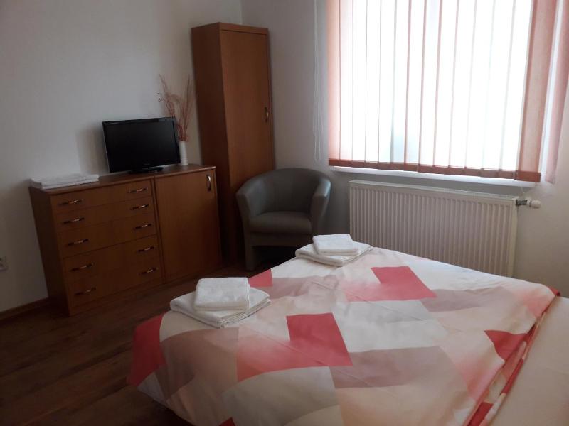 Double Room image 4