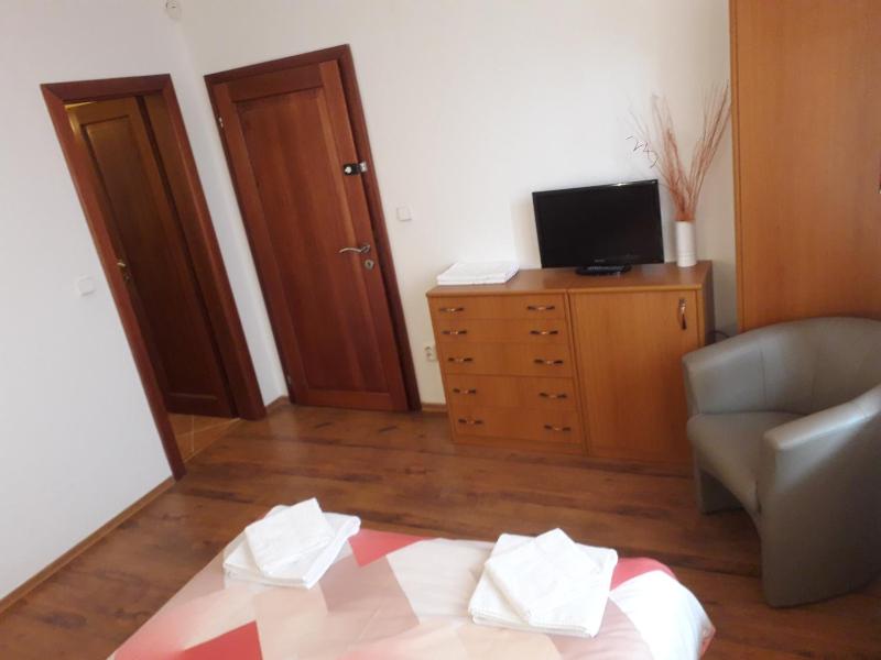 Double Room image 3