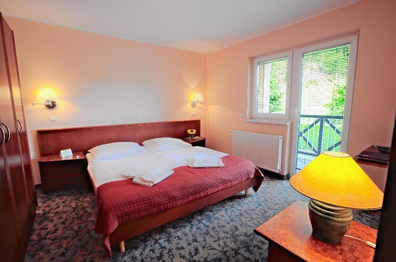 One-Bedroom Apartment image 3