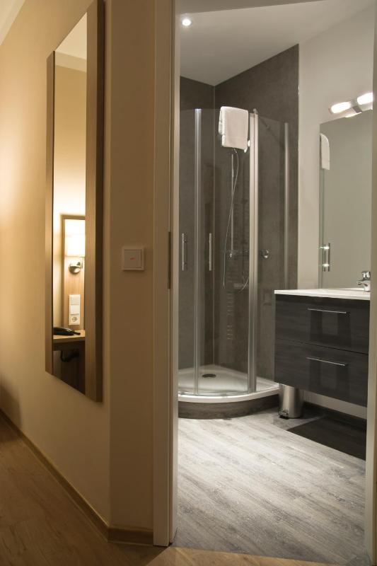 Standard Single Room image 2