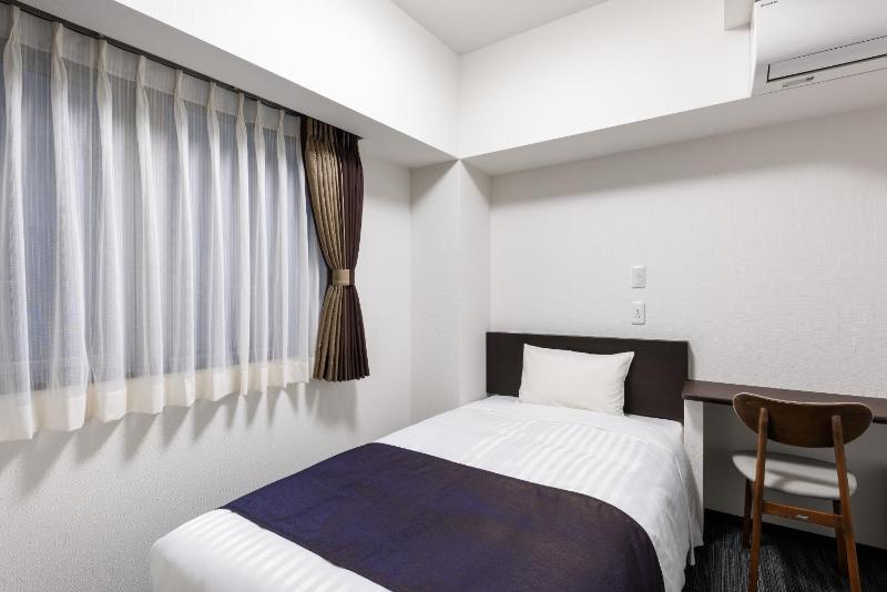Shinbashi Urban Hotel - image 6
