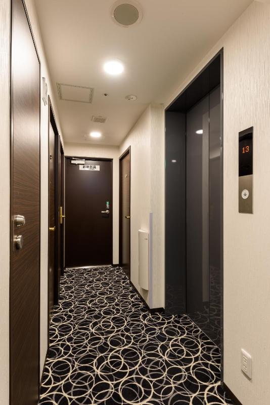 Shinbashi Urban Hotel - image 14