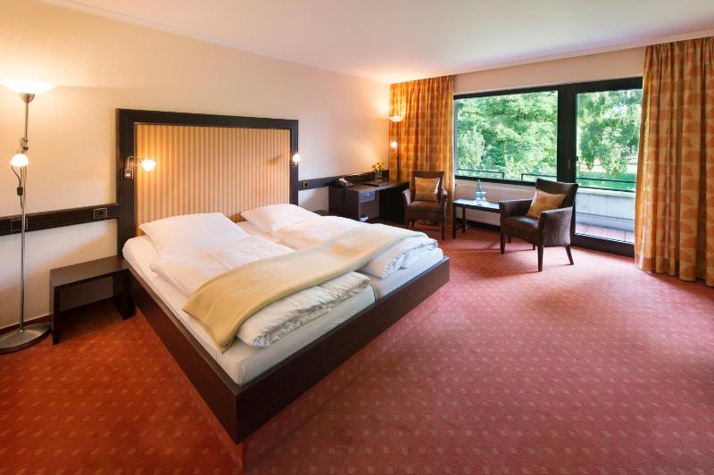 Double Room with Balcony image 3