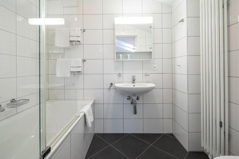 Superior Double Room with Lake View image 2