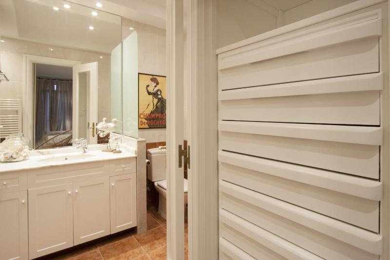 Bare by Oldtown SS Apartments - image 3