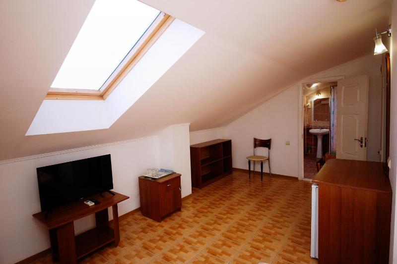 Double Room - Attic image 2