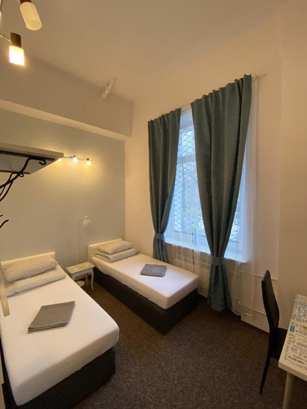 Budget Twin Room image 3