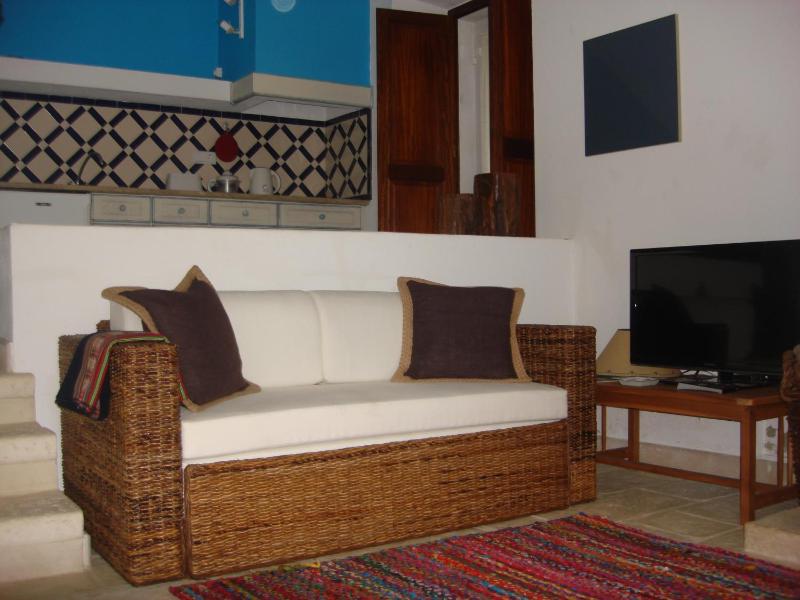 One-Bedroom Apartment image 4