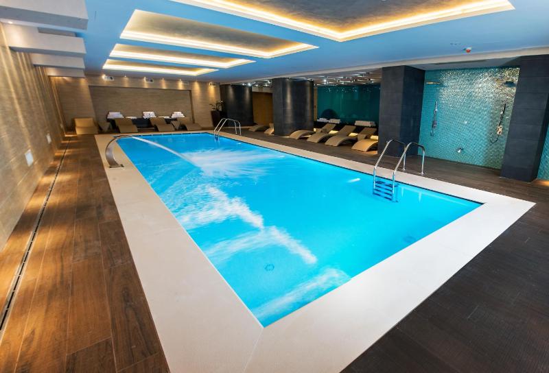 Kronwell Brasov Hotel - image 13