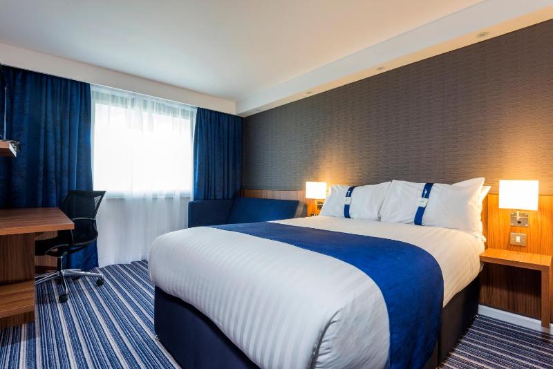 Double Room with Free Hot Breakfast - Accessible image 3