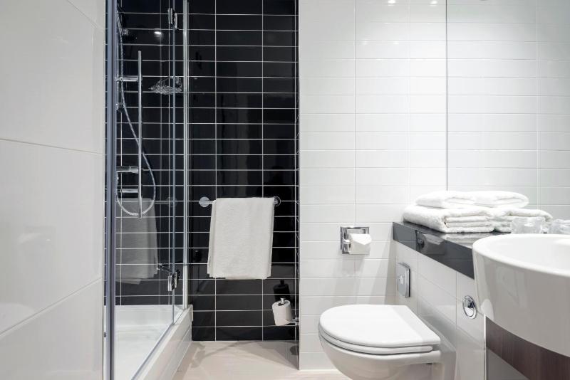 Standard Room with Free Hot Breakfast image 4